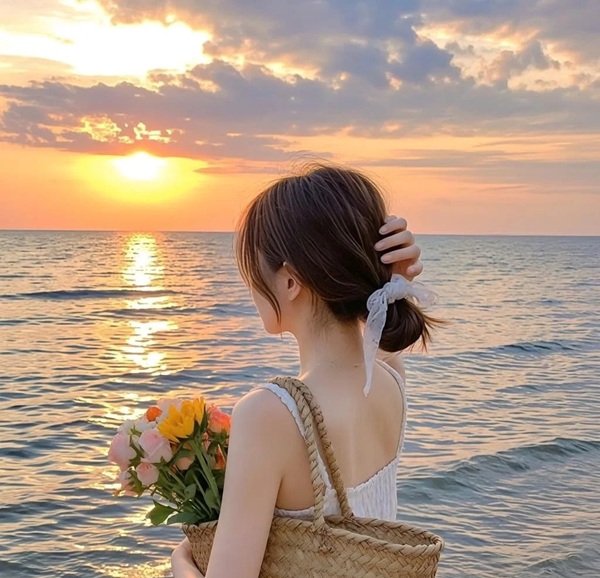 avatar cô gái quay lưng 35