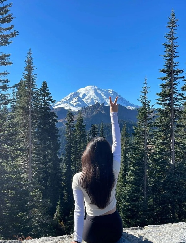 avatar cô gái quay lưng 44