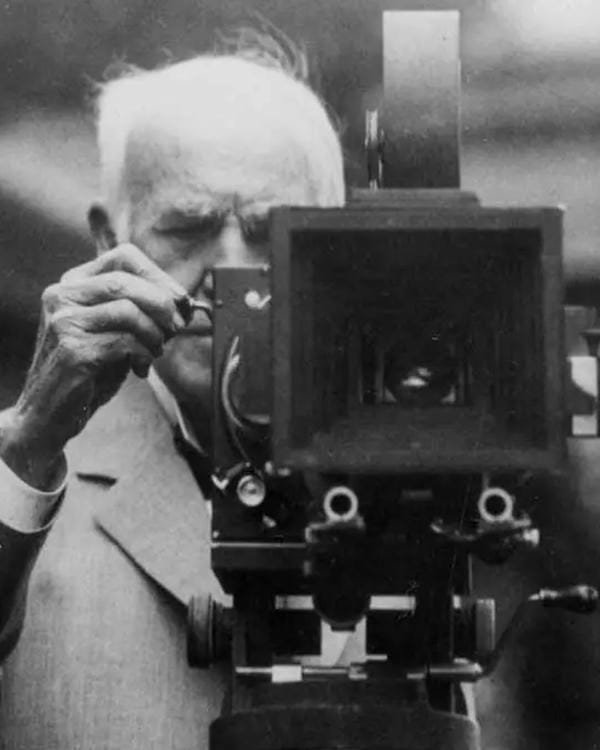 ai là người phát minh ra bóng đèn điện (14)