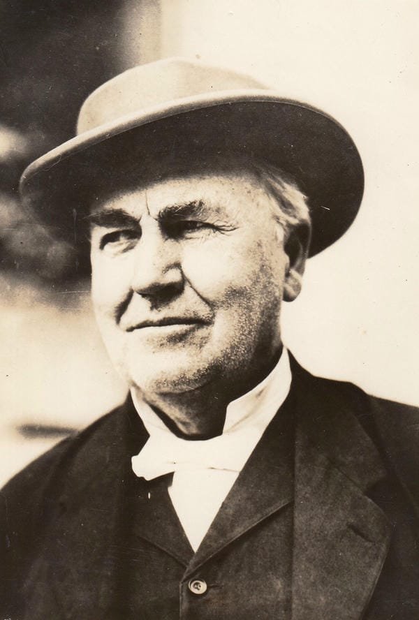 ai là người phát minh ra bóng đèn điện (17)