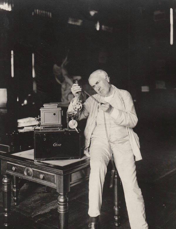 ai là người phát minh ra bóng đèn điện (3)