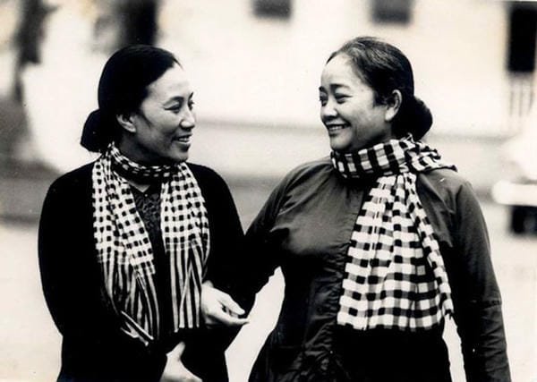 ai là nữ chiến sĩ việt nam đầu tiên được phong cấp tướng (12)