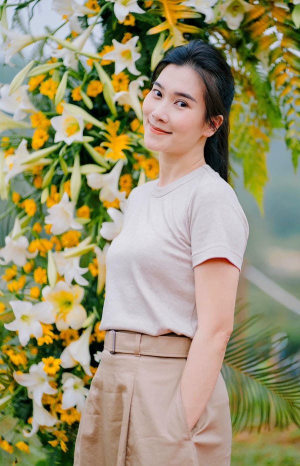 chồng biên tập viên khánh trang la ai 16