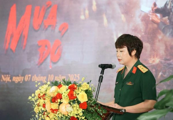 đạo diễn phim mưa đỏ là ai 8