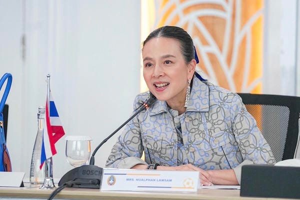madam pang là ai 10