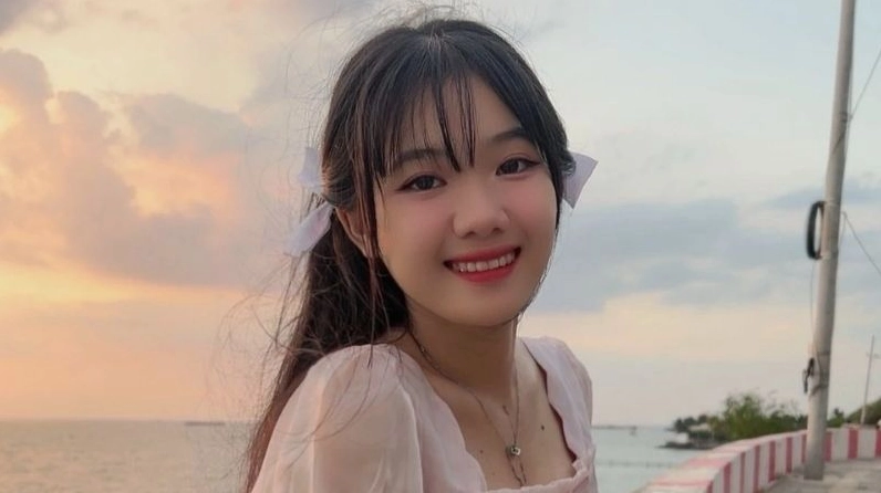 duong-ai-vy-la-ai-giai-ma-suc-hut-va-on-ao-cua-ca-si-tre-tie_273