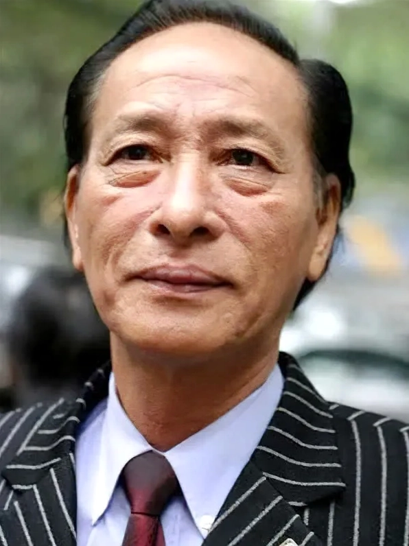pham-tien-duat-la-ai-tieu-su-su-nghiep-thi-si-vi-ai_121