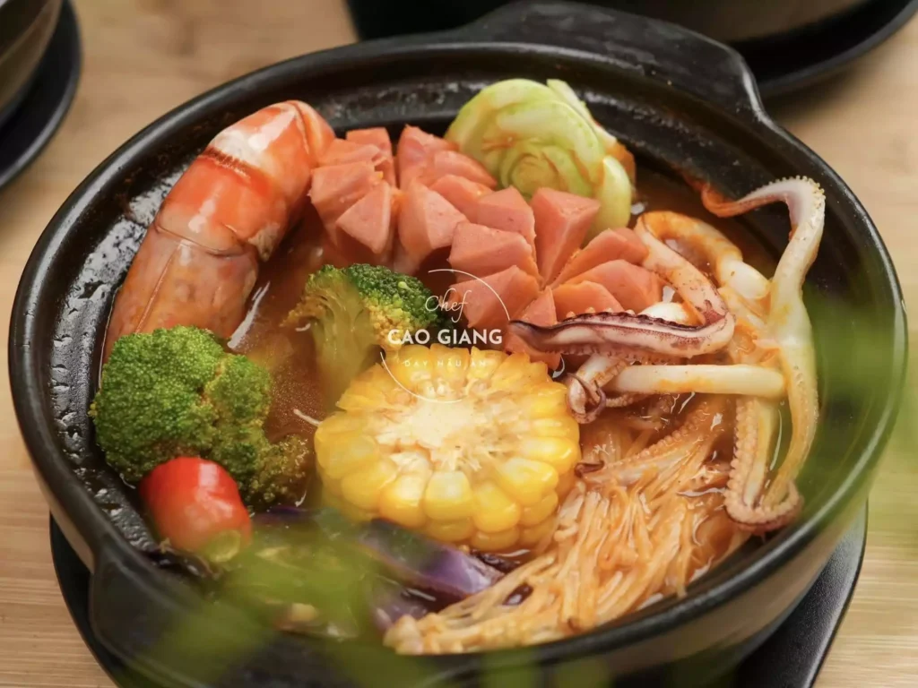 bi-quyet-cach-nau-nuoc-mi-cay-chuan-vi-ngon-bat-ngo-tai-nha_101